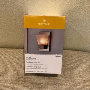 Portfolio wall sconce